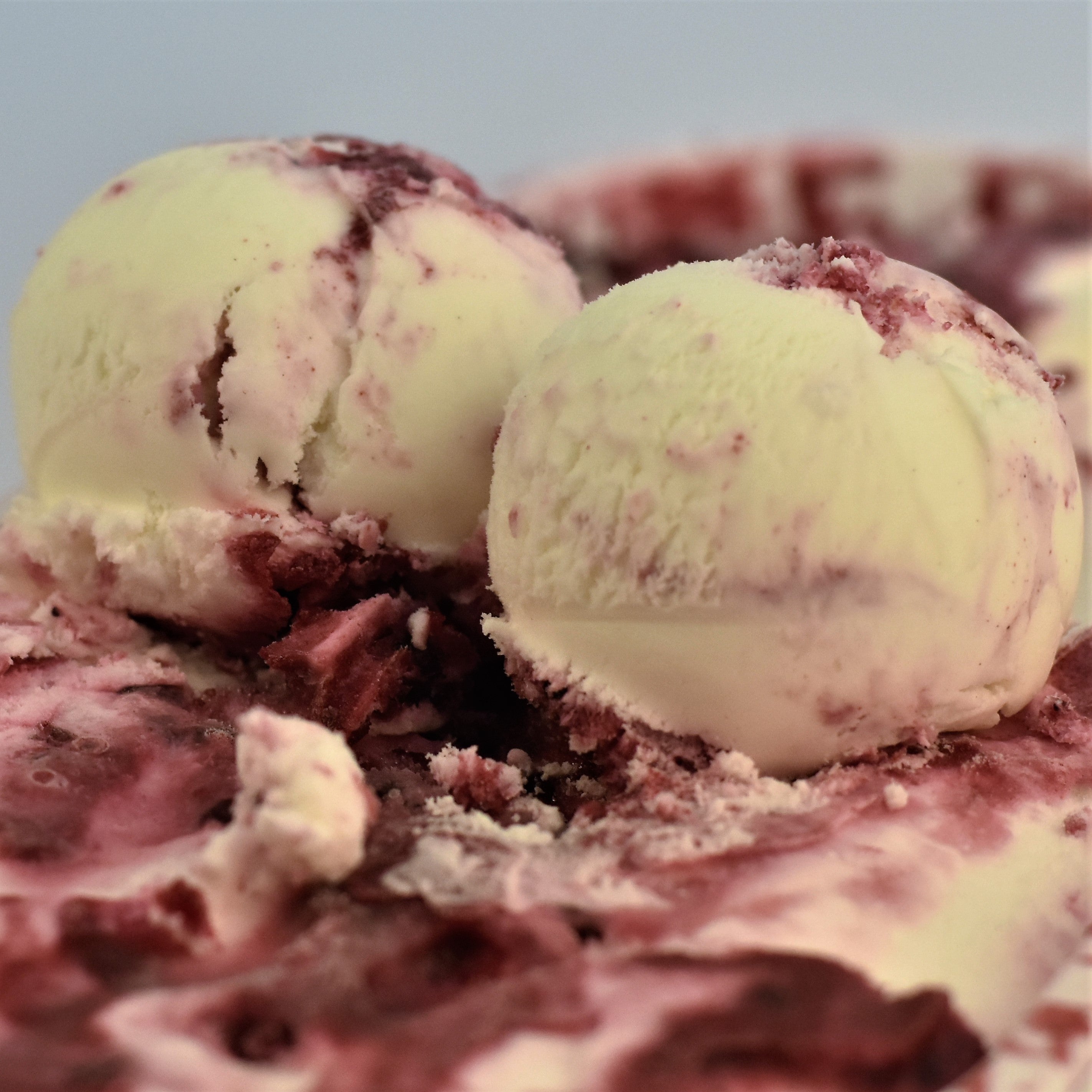 Blueberry cheesecake ice cream,  ايسكريم تشيزكيك توت